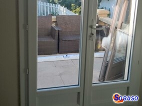 Porte fenêtre 2vtx PVC soubassement plein blanc 